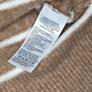 SOLD casual Striped crewneck sweater in extra-soft yarn size M